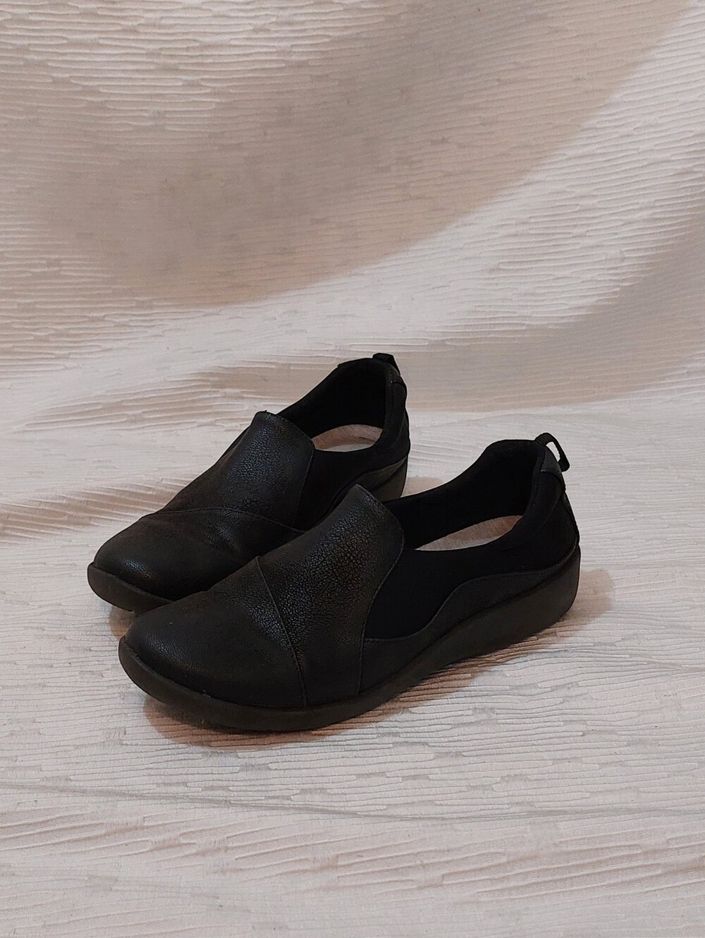 Clarks Black Slip-On Comfort Shoes Size 7